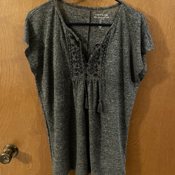 Women's Size Small Gap Gray Embroidered Linen Top - Picture 2 of 4